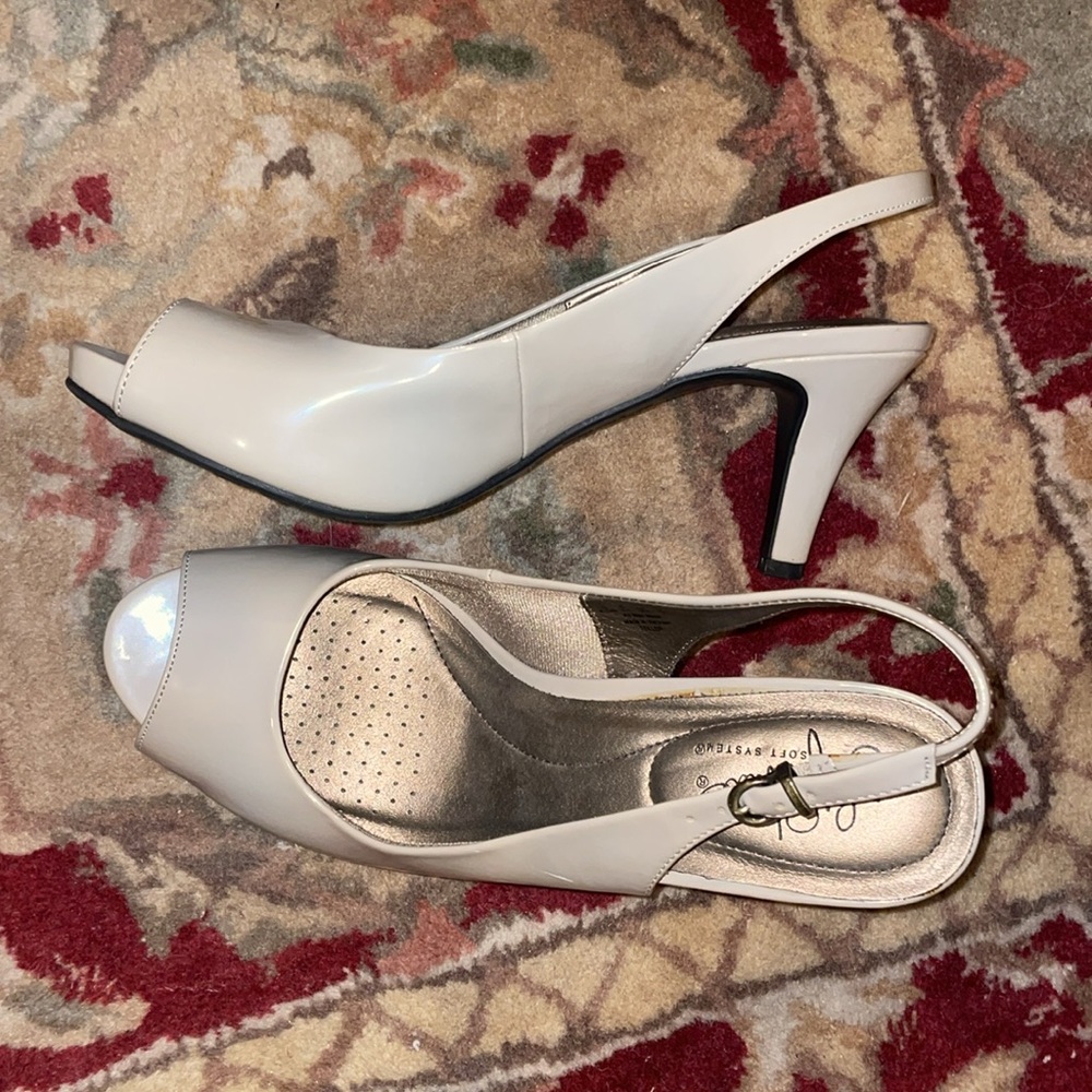 WOMENS SHOES LIFE STRIDE 8 1/2 NWOT